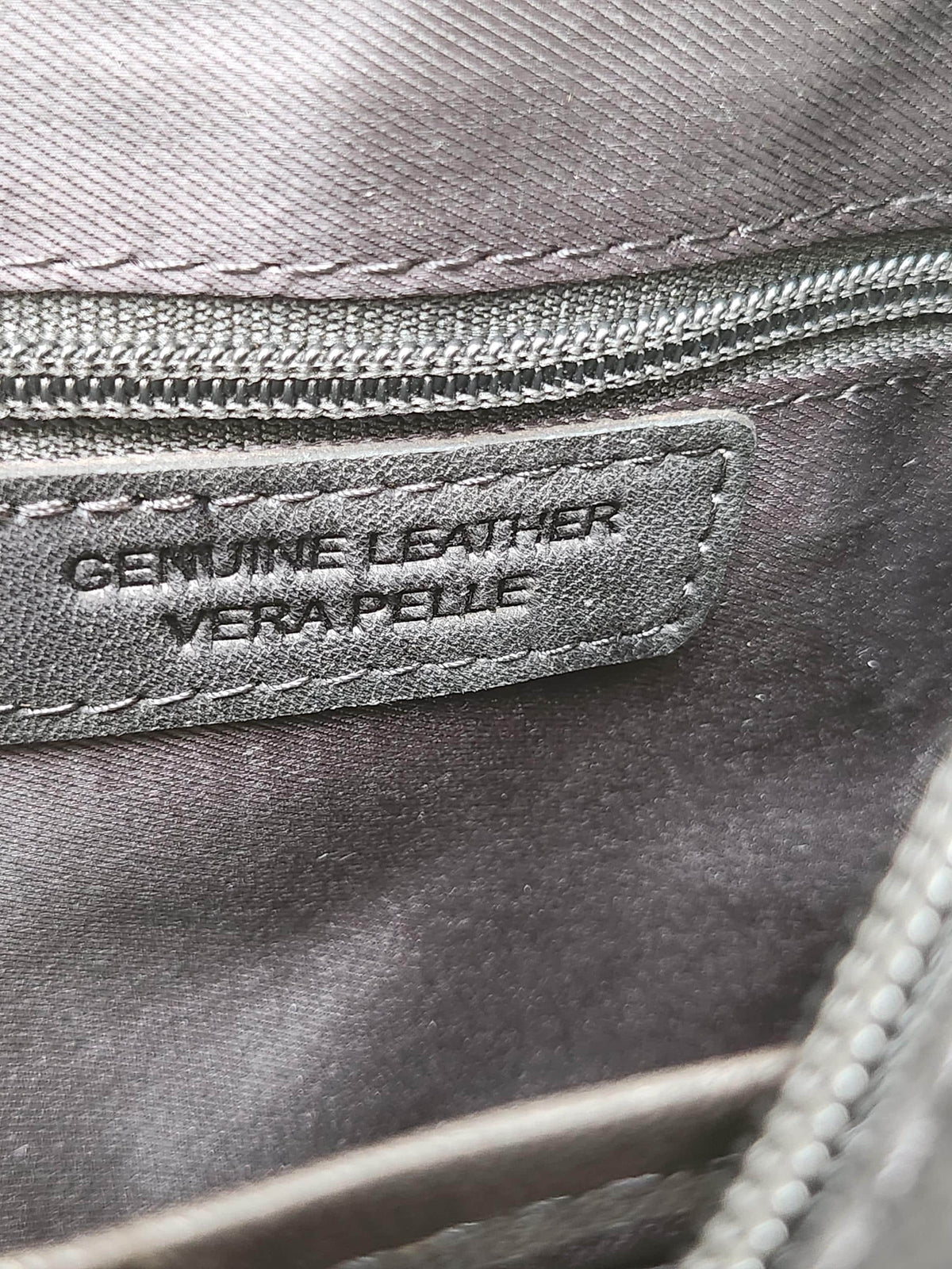 Handgefertigte schwarze Leder-Sling Bag, Herren-Umhängetasche, verstellbarer Riemen