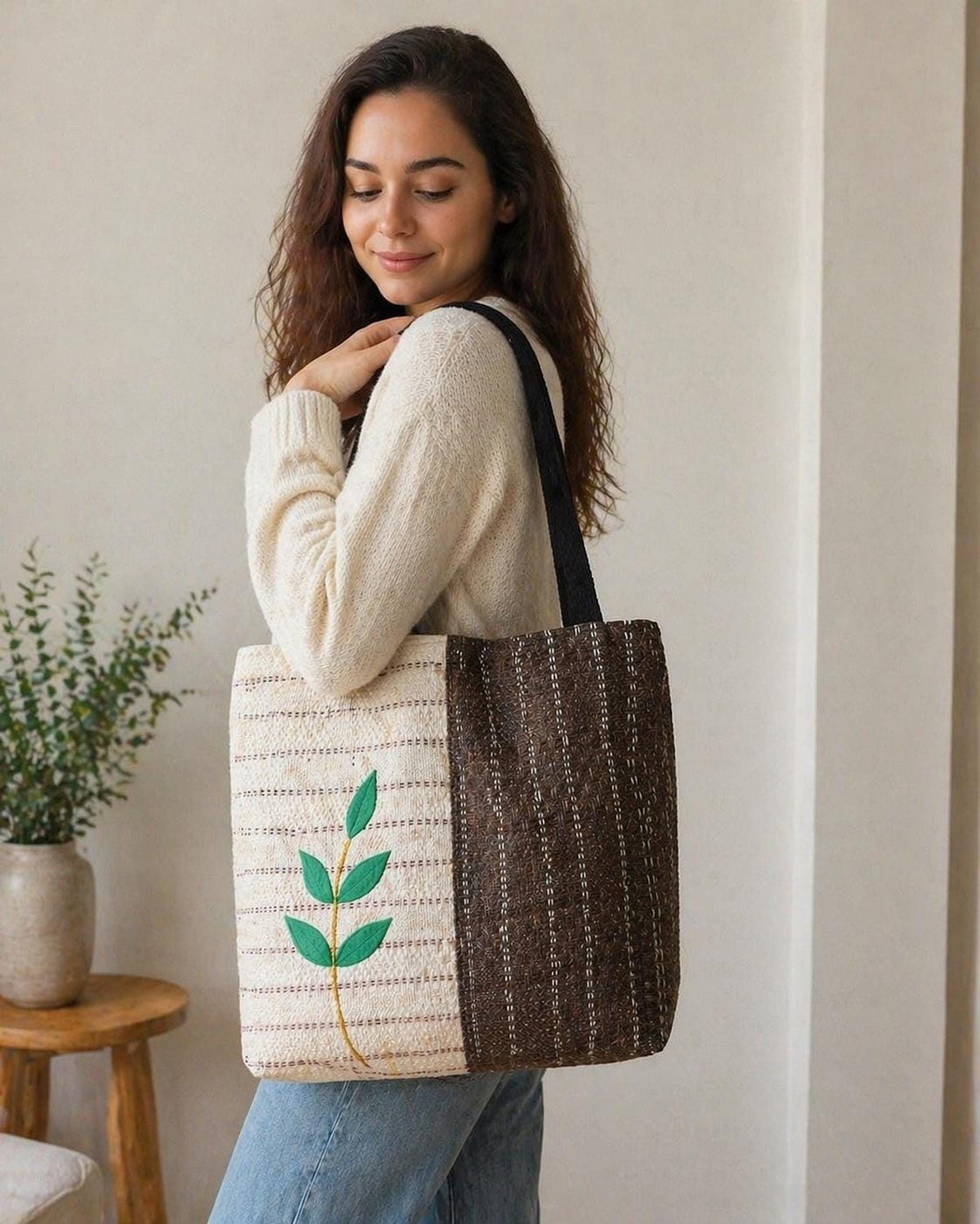 Handgemachte Tragetasche, Jute-Canvas-Shopper mit Blätterstickerei und wasserdichter Beschichtung